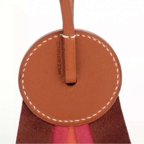 HERMES Hunter Cowhide Milo Lambskin Paddock
Flot Bag Charm Rose Jaipur - Picture 5 of 11